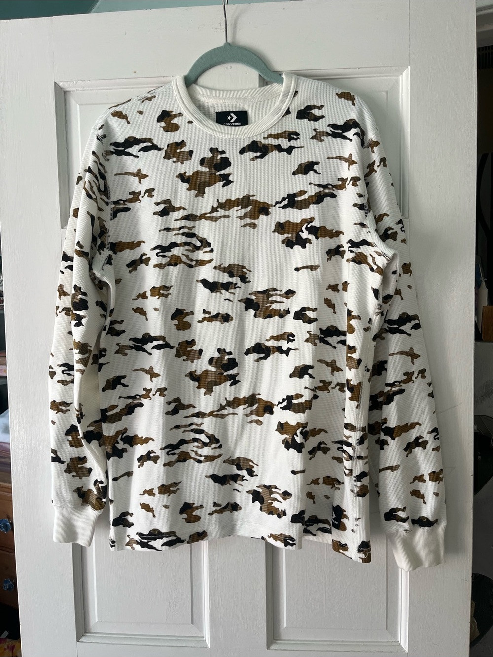 Converse Men’s White Camouflage Long Sleeve Tee - Brown & Black Print
